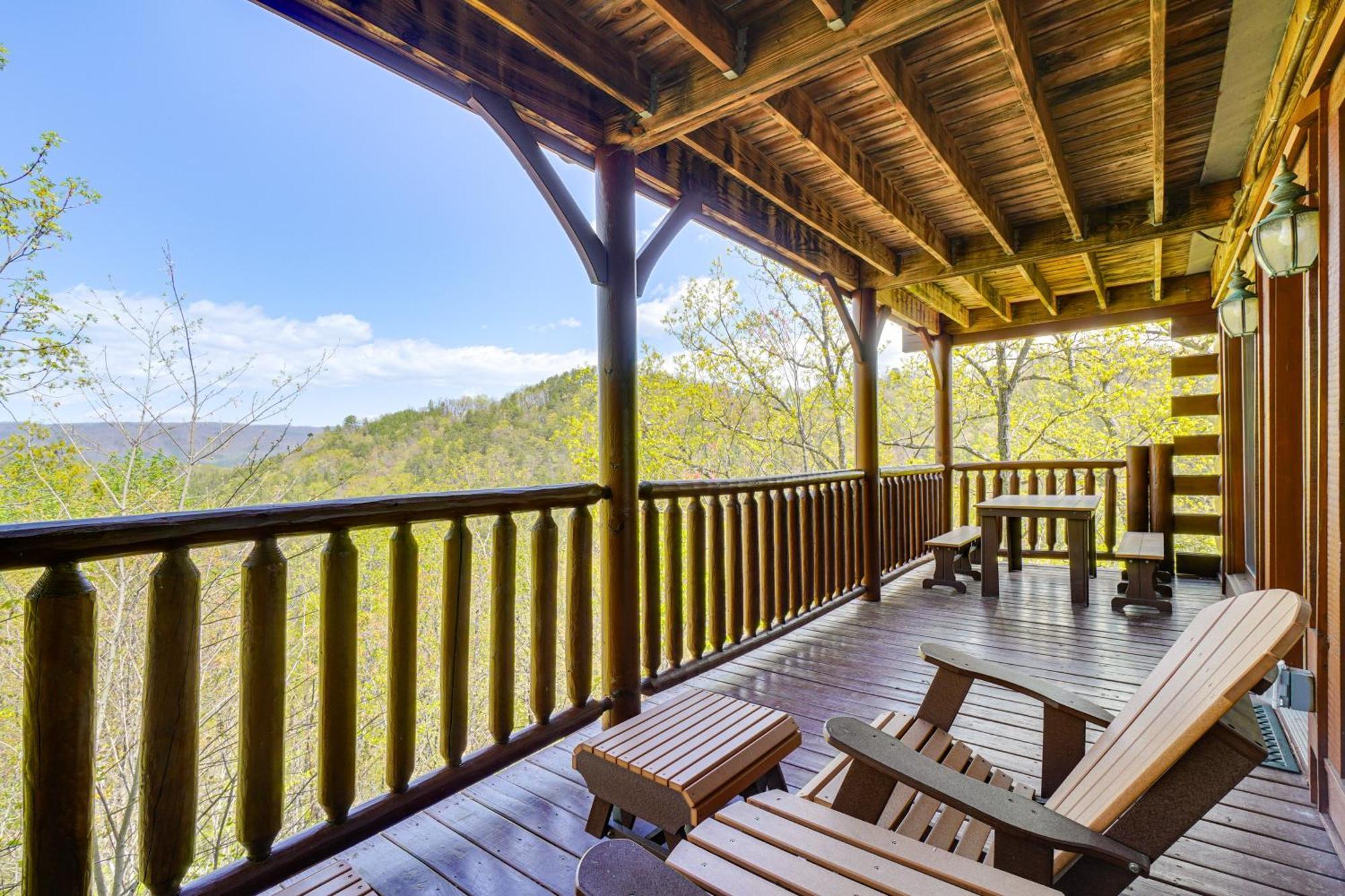 Mountain Dreams Cabin Hot Tub, Sauna And Views! Sevierville Exterior foto